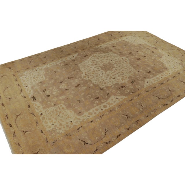 A 12x18 rug inspired from celebrated Tabriz rug styles, from Rug & Kilim’s Modern Classics Collection. Hand knotted in...
