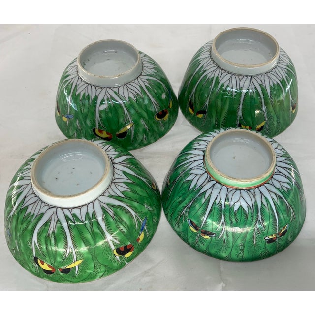 Set of 4 Antique Chinese Export Porcelain Famille Vert”box Choyleaf” Pattern Rice or Soup Bowls For Sale - Image 4 of 12