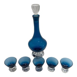 Vintage Mid-Century Modern Cobalt Blue Art Glass Decanter & 5 Cordial Glasses Set With Crystal Bases For Sale