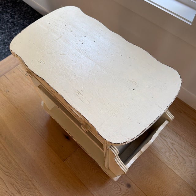 Vintage Painted Cream Nightstand/Side Table With Drawer & Open Storage For Sale In New York - Image 6 of 11