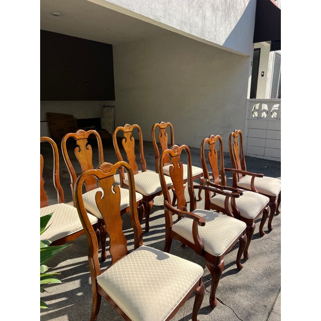 1970s Set of 8 Vintage Mahogany Queen Anne Dining Chairs For Sale - Image 5 of 12