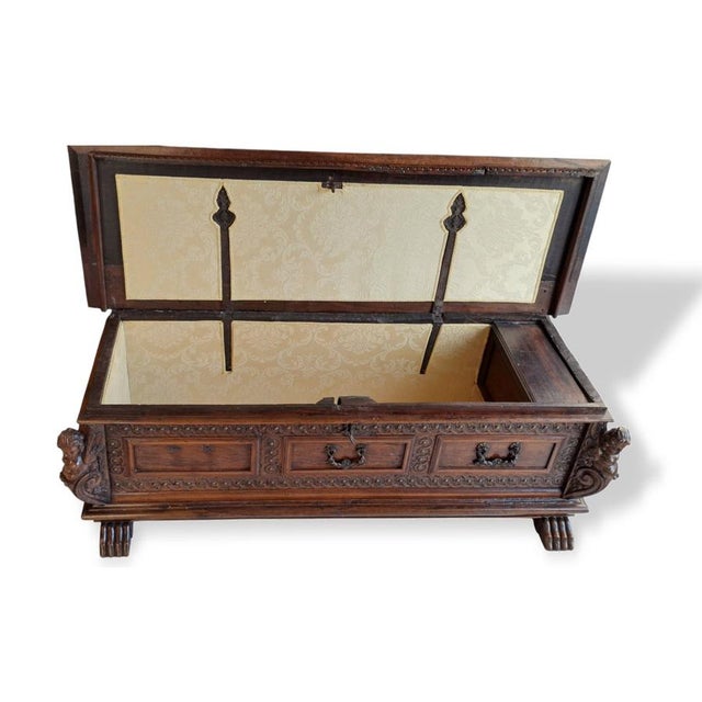 Walnut Chest from Bergamo, 1600s For Sale - Image 5 of 8