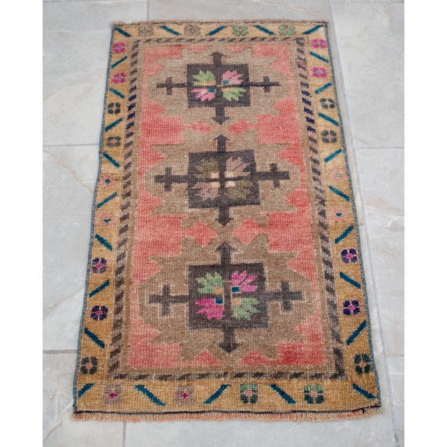 1970s HHand Knotted Small Turkish Rug Door Mat, Entryway Rug, Bath Mat, Kitchen Decor, - 18″ × 32″ For Sale - Image 11 of 13