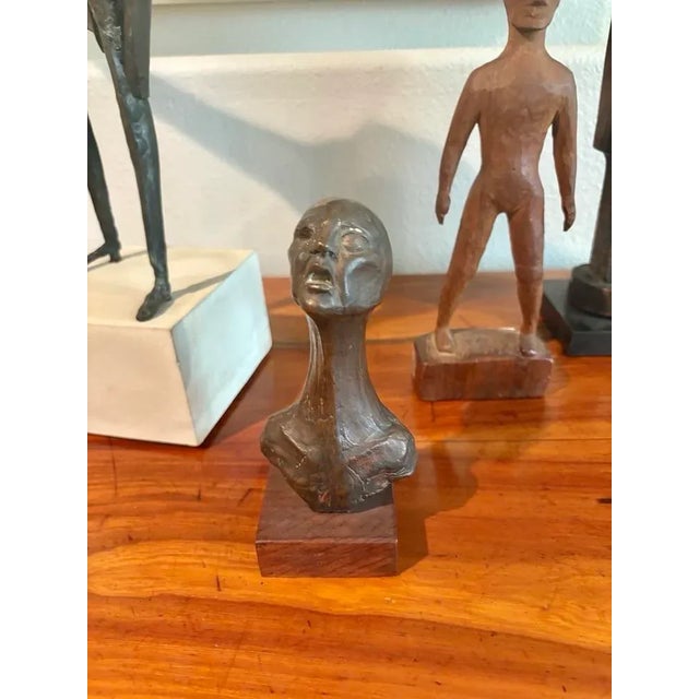 Handsome bronze abstract bust of a man or woman possibly by artist Tibor Vitt (Hungry, 1905-1983), however it is unsigned....