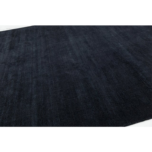 Contemporary Indian Cut & Loop Pile Wool and Bamboo Silk Rug in Midnight Black For Sale In New York - Image 6 of 12