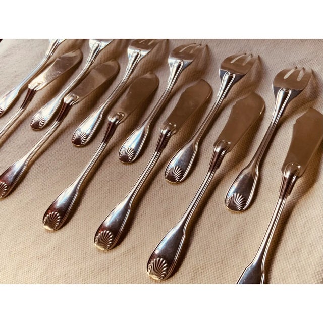 Late 19th Century James Dixon & Sons Silver-Plate Fish Set - 12 pcs For Sale - Image 11 of 18