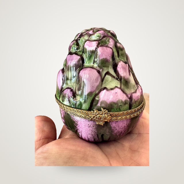 Mid 20th Century Vintage Limoges France Hand-Painted Porcelain Artichoke Trinket Box For Sale - Image 5 of 6