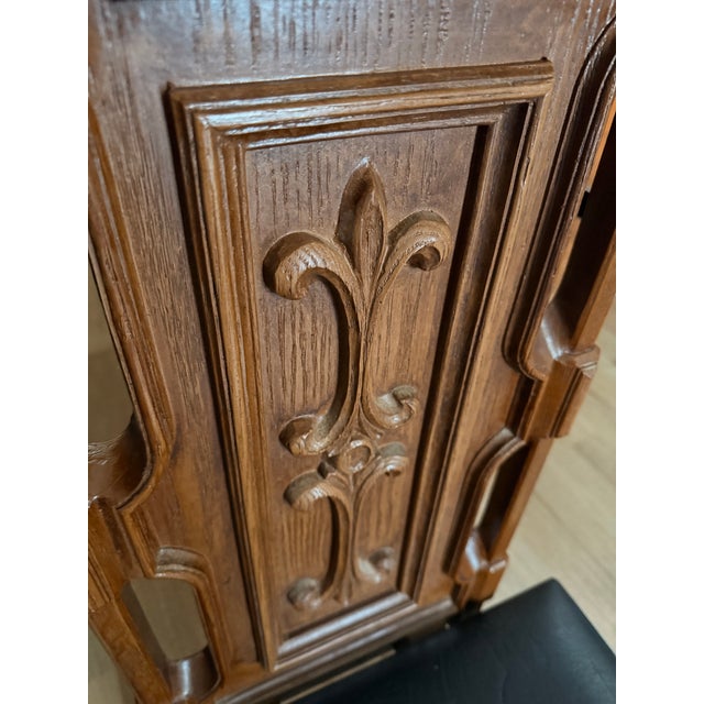 Chestnut Vintage Pearl-Wick Spanish Revival Gentleman’s Valet Chair With Hidden Storage & Clothes Hanger For Sale - Image 8 of 12