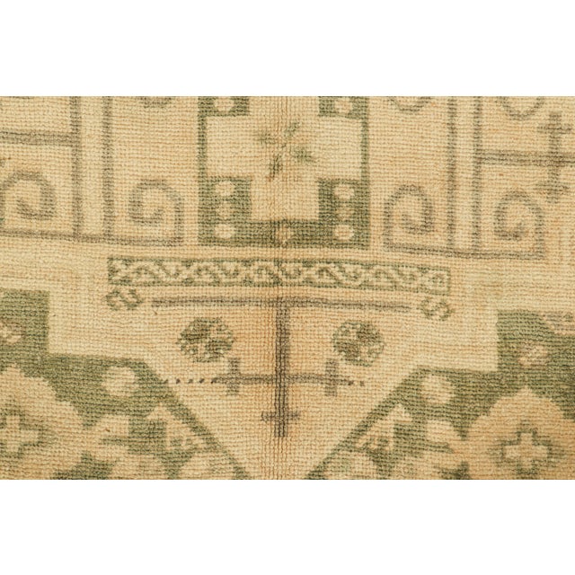 1950s Vintage Turkish Rug in Green With Medallion & Geometric Patterns From Rug & Kilim For Sale - Image 5 of 7