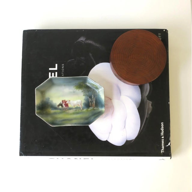 Green Rustic Farm Scene Bovine Cows Porcelain Jewelry Dish, Early-20th Century For Sale - Image 8 of 11