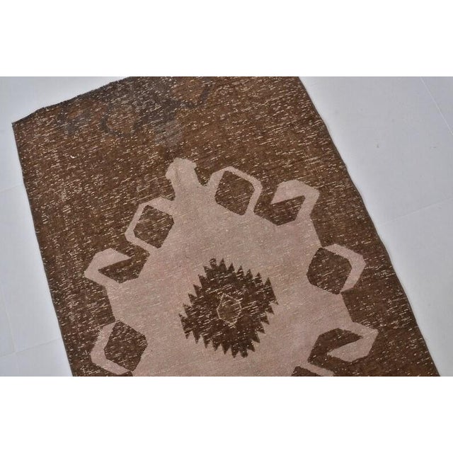 1950s MId 20th Century Hand-Knotted Anatolian Rug / Multi-Medallion Geometric Tribal Area Rug For Sale - Image 5 of 10
