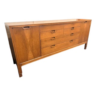1970s John Stuart Janus Collection Mid-Century Modern Walnut Credenza / Dresser For Sale