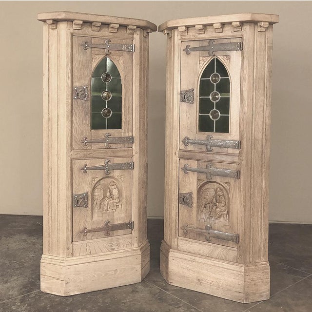 Mid 20th Century Pair Rustic Gothic Revival Oak Corner Wine Cabinets ~ Vitrines For Sale - Image 5 of 17