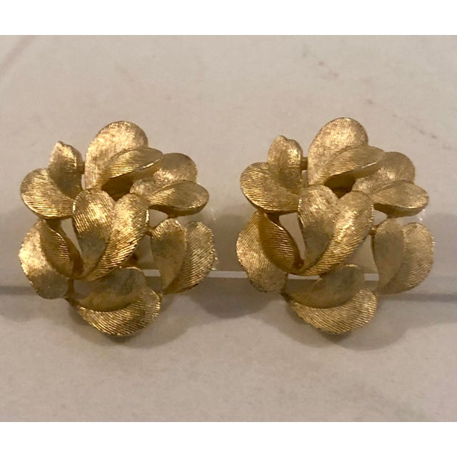 Gold 1970s Trifari Gold Cluster Leaf Design Earrings, A Pair For Sale - Image 8 of 10