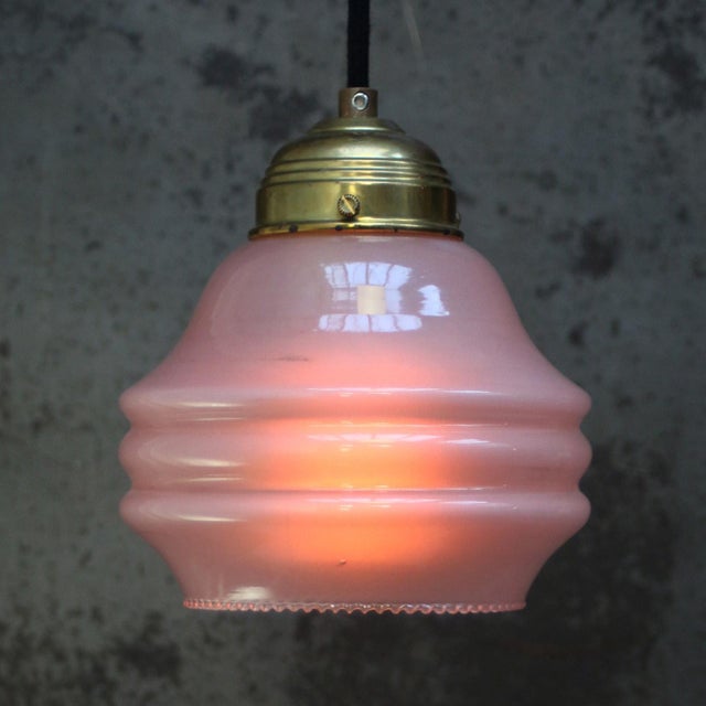 French pink coloured glass pendant lamp with brass top 2 meter black cotton flex E26/E27 Up to 250V (Europe/UK...
