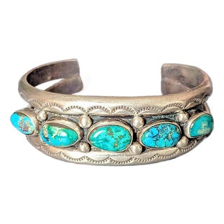 Mid 20th Century Exemplary Vintage Turquoise Cuff Bracelet For Sale
