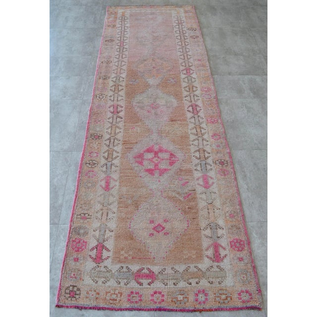 1970s 1970s Pink Kurdish Runner Rug Hand-Knotted Distressed Hallway Decor For Sale - Image 5 of 10
