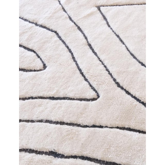 2020s 2020's Moroccan Beni M'Rirt Wool Rug - 13.5 X 10.9 Ft For Sale - Image 5 of 10