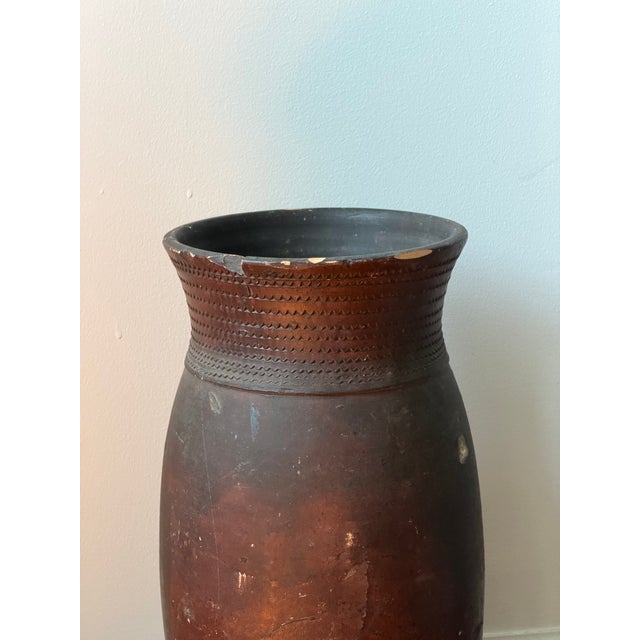 Early 20th Century Large African Folk Art Earthenware Vessel | Early 20th Century For Sale - Image 5 of 15