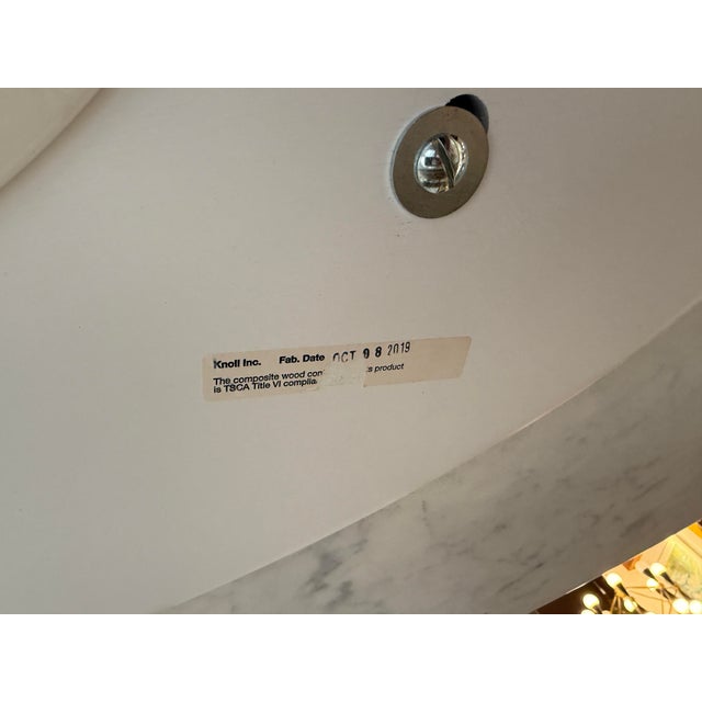 Knoll Saarinen Dining Table, Carrera Marble For Sale In San Francisco - Image 6 of 12