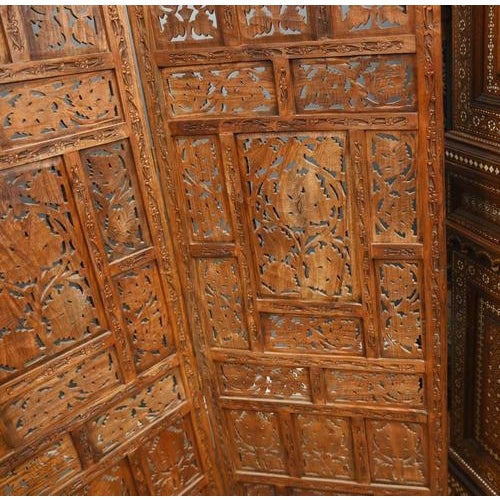 1920s Mughal Revival Anglo-Indian Carved Hardwood Room Screen, 1920s For Sale - Image 5 of 15