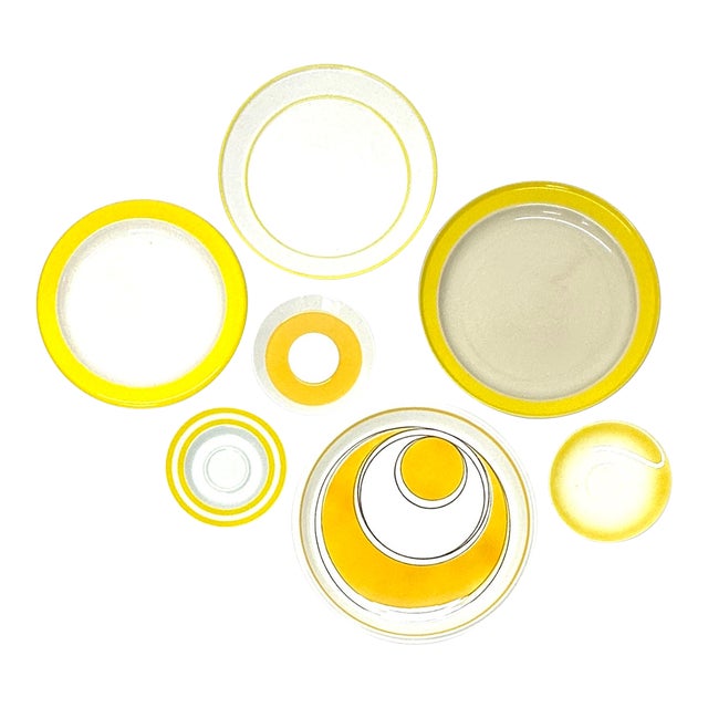 1960s Style Yellow & White Concentric Circles Wall Plate Curation - Group of 7 For Sale