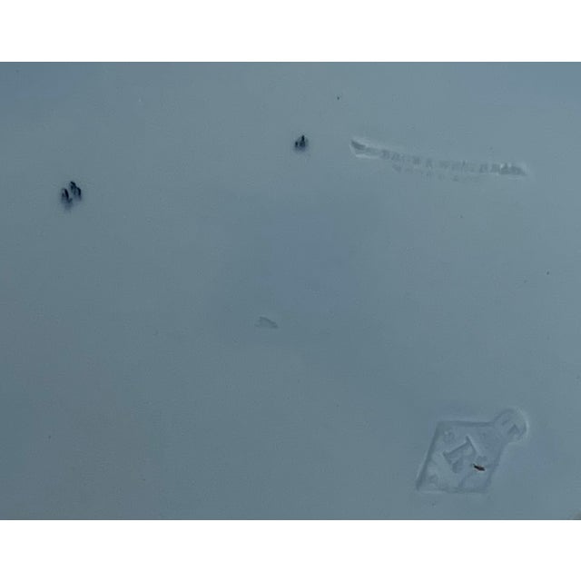 Late 19th Century 1868 English Baby Blue Flow Ware Heraldic Platter With Leopards & Crown - For Sale - Image 5 of 7