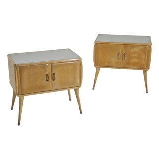 Mid-Century Modern Curved Light Wood Bedside Tables, Italy, 1950s, Set of 2 For Sale