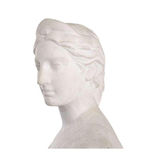 White Carrara Marble Bust of a Woman attributed to Hiram Powers, 1860s For Sale - Image 4 of 8