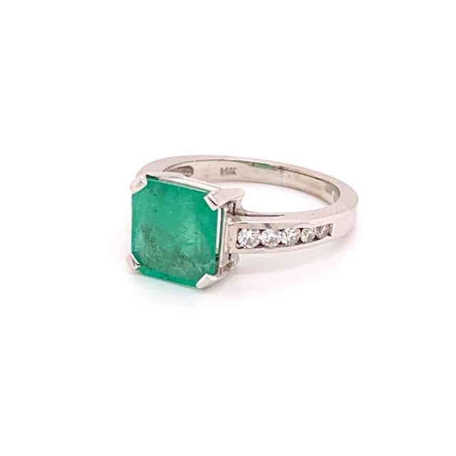 Diamond Emerald Ring 14Karat Gold 2.55 TCarat Women Certified For Sale - Image 4 of 7