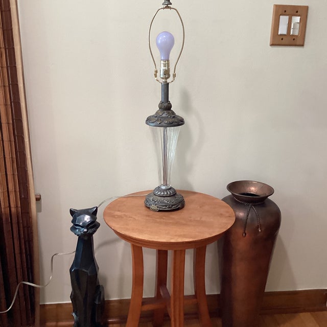 Vintage Crystal Clear Glass Neoclassical Style Hunter Table Lamp For Sale - Image 10 of 12