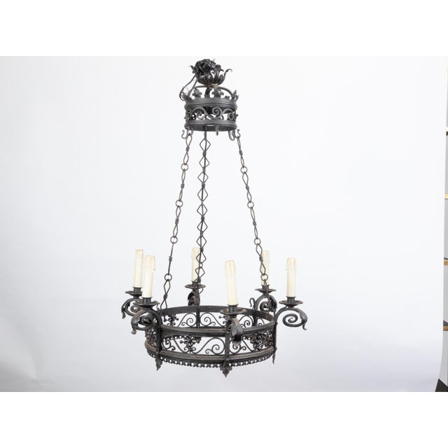 1900s French Turn of the Century Iron Chandelier with Six Lights and Scrollwork For Sale - Image 4 of 10