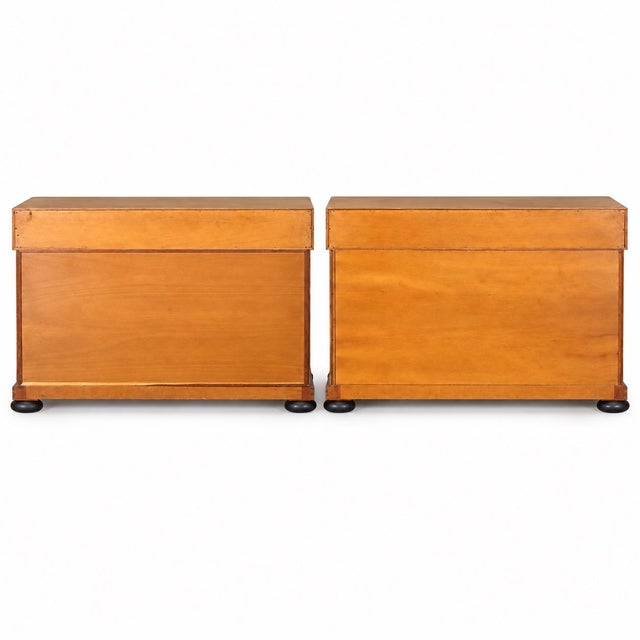 1950s Mid-Century Biedermeier Style Maple & Ebonized Chests by Bethlehem Furn. - Pair For Sale - Image 5 of 7