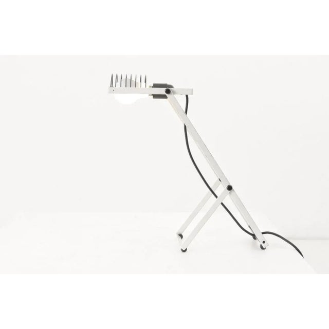 White Italian Sintesi White Table Lamp by Ernesto Gismondi for Artemide, 1970s For Sale - Image 8 of 8