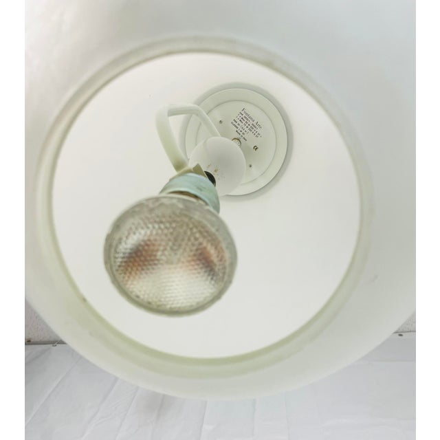White Uovo Pendant Light by Ben Swildens for Fontana Arte (2 Available), Italy, 1972 For Sale - Image 8 of 15