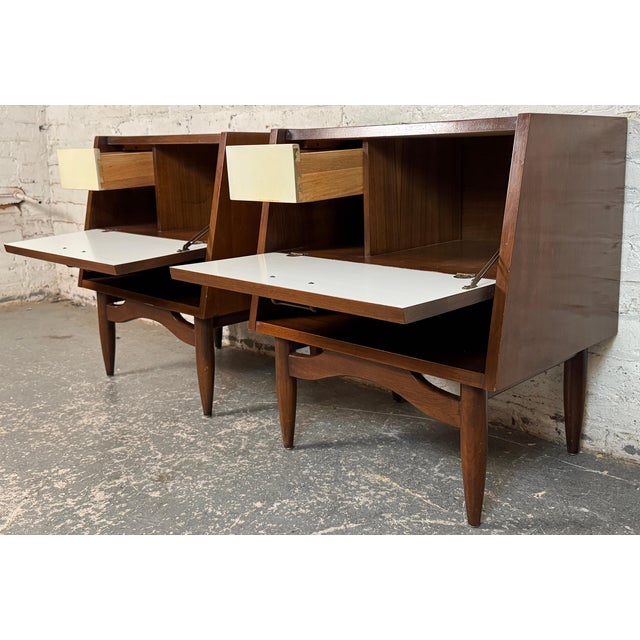 Late 20th Century Late 20th Century Pair of Walnut Drop Door Night Stands by Carlton House Fine Furniture For Sale - Image 5 of 16