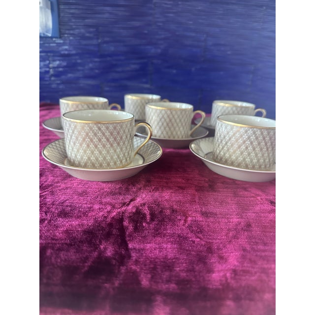 Traditional 1970s Fitz and Floyd Coffee Cups and Matching Saucers, Dynasty, 6 Sets For Sale - Image 3 of 8
