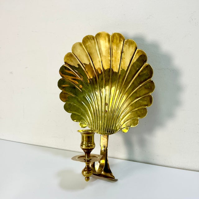 Metal 1970s Vintage Hollywood Regency Neoclassical Coastal Brass Shell Wall Candle Holder Sconce. For Sale - Image 7 of 12