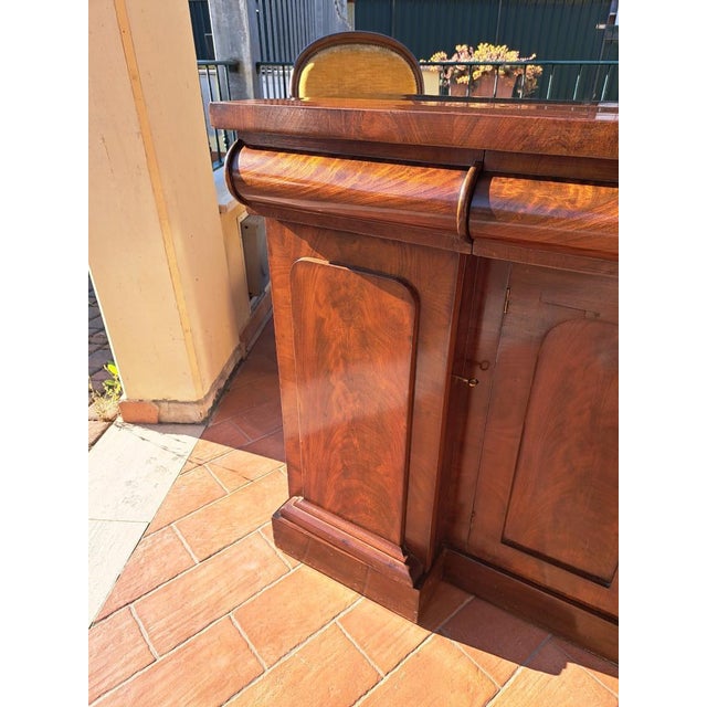 Victorian English Chest of Drawers in Mahogany, 1800s For Sale - Image 3 of 7
