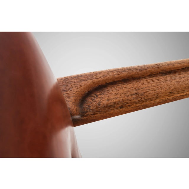 Mid-Century Modern Early Jens Risom Model 108 Arm Chair for Risom Designs in Walnut and Original Naugahyde, circa 1950s For Sale - Image 3 of 13