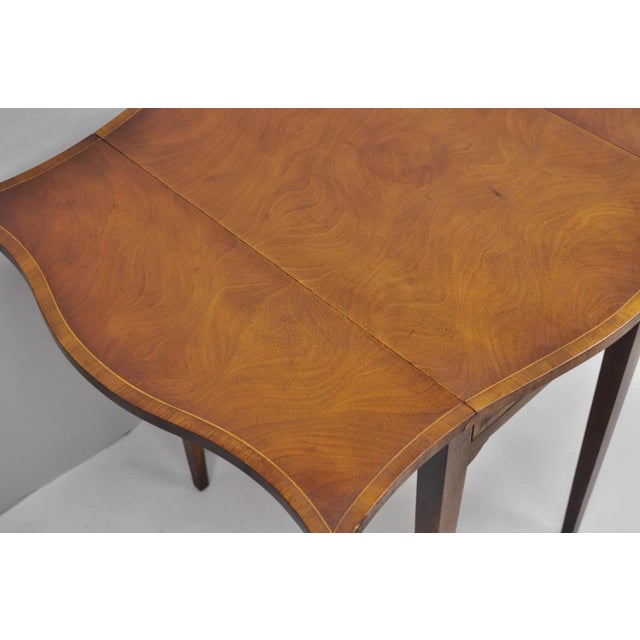 Vintage Baker Hepplewhite Style Mahogany Pembroke Dropleaf Lamp Side Table For Sale - Image 13 of 17