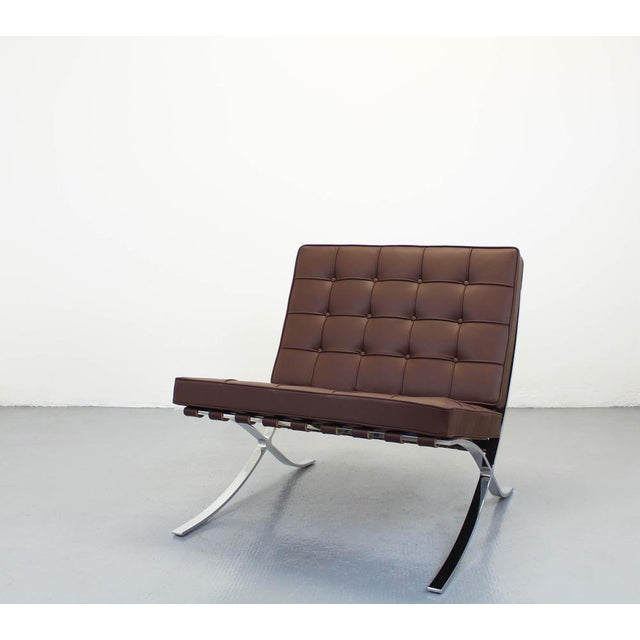 Barcelona Chair in Brown Leather by Ludwig Mies Van Der Rohe for Knoll International For Sale - Image 11 of 11