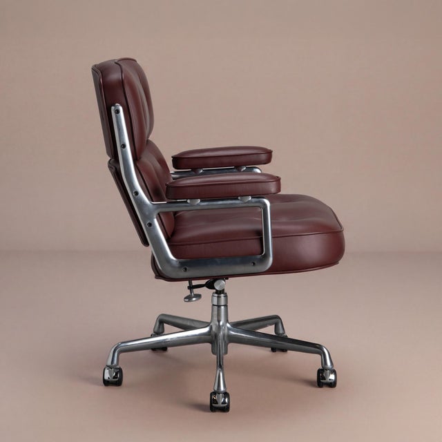 Mid-Century Modern Eames Time Life Executive Chair in Original Bordeaux Leather by Herman Miller For Sale - Image 3 of 12