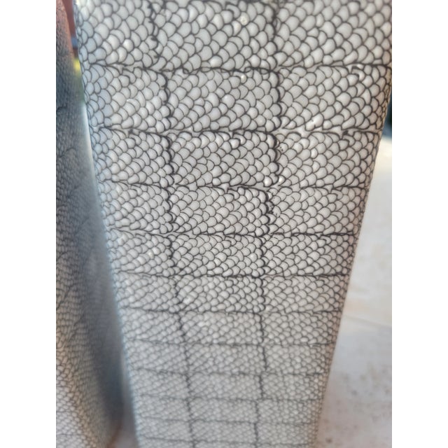 Asian Set of Two Mid 20th Century Asian Vases With a Fish Scale Pattern Vases For Sale - Image 3 of 11