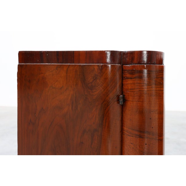 Art Deco Nightstands in Walnut, Italy, 1920s, Set of 2 For Sale - Image 17 of 18