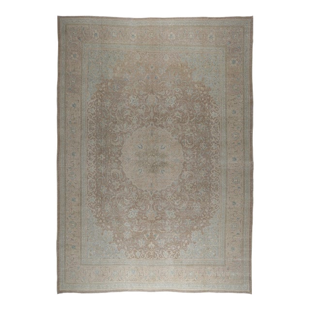 Vintage Hand-Knotted Tribal Rug – Soft Earth Tones & Floral Medallion - 9' 9'' X 13' 2'' For Sale