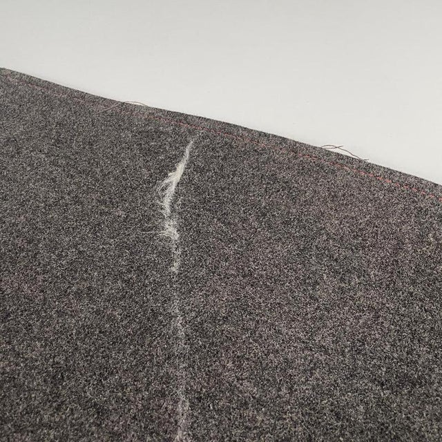 Postmodern Italian Rectangular Grey Felt Rug with Red Circle by Riccardo Fattori, 2000s For Sale - Image 9 of 18