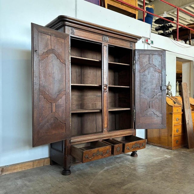 Antique Lorraine Oak Cupboard, 1780s For Sale - Image 17 of 18