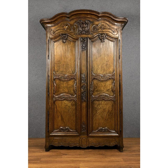 Louis XV Lyonnaise Wardrobe in Walnut For Sale - Image 3 of 10