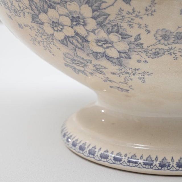 20th Century Dutch Special Edition Porcelain Tureen With Lid For Sale - Image 13 of 18